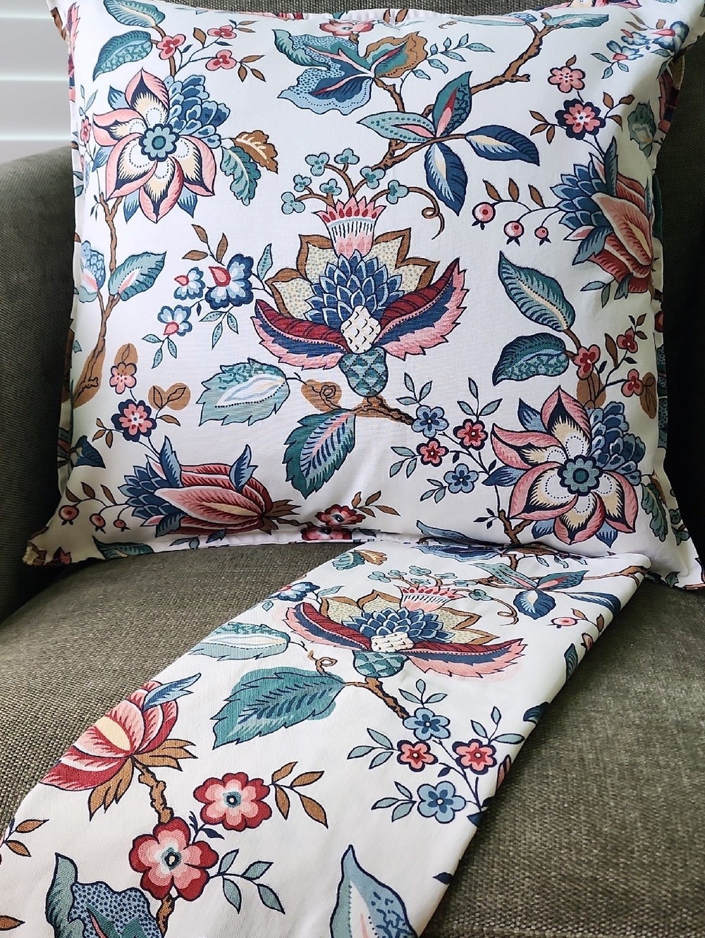 VTG- 2  PILLOW COVERS 20x20